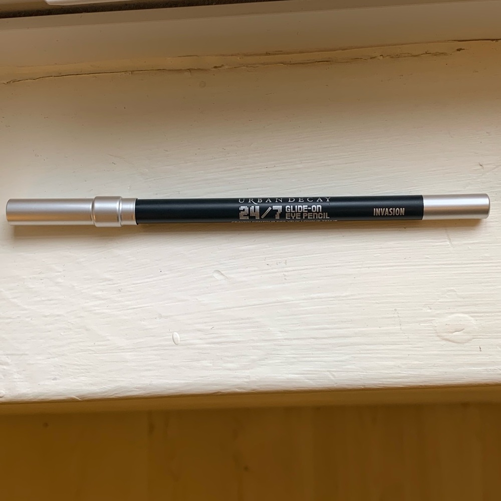 Urban Decay 24/7 Glide On Eye Pencil in Invasion